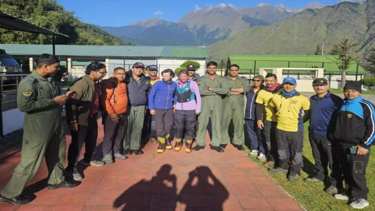 Chamol Chaukhambha Mountain Tracker Rescued,चौखंभा पर्वत पर फंसे दोनों पर्वतारोही बचाए गए… सीएम धामी का निर्देश, चल रहा था सर्च ऑपरेशन – chamoli chaukhambha mountain trapped 2 mountaineers successfully rescued here all detail