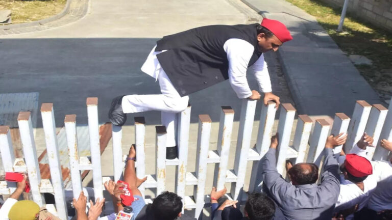 Akhilesh Yadav Jp Nic,JP NIC सेंटर के मेन गेट को टिन की चादरों से किया गया बंद, रात को ही पहुंच गए अखिलेश यादव – lucknow main gate of jp nic center was closed with tin sheets akhilesh yadav reached at night detail here