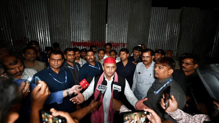 देखता हूं कब तक खड़े रहोगे, 6 महीना या 1 साल! आधी रात JP एनआईसी पहुंचे अखिलेश यादव ने दिखाए तेवर – lucknow news akhilesh yadav reached at jp nic during midnight