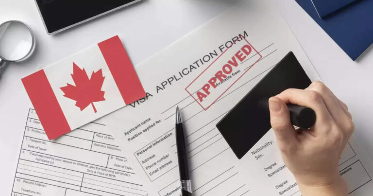 Canada New Visa Policy Decline In Indian Student Numbers Loss Of Billions Of Dollar Explained- कनाडा को भारी पड़ेगी ट्रूडो की नई वीजा नीति भारतीय छात्रों की कमी से होगा अरबों डॉलर का नुकसान समझें