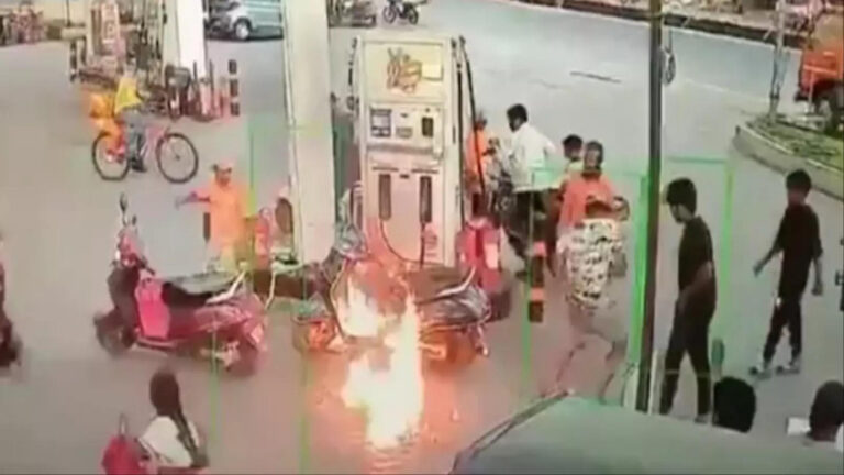 Hyderabad News: हिम्मत है तो… कर्मचारी ने शराबी से ऐसा क्या कहा कि पंट्रोल पंप पर लग गई आग, मचा हंगामा – drunk man starts fire at petrol pump on dare in hyderabad police arrested