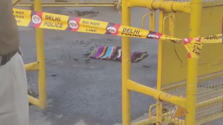 संसद भवन के पास एक शख्स ने खुद को लगाई आग, हालत गंभीर – a man set himself on fire near parliament rushed to hospital