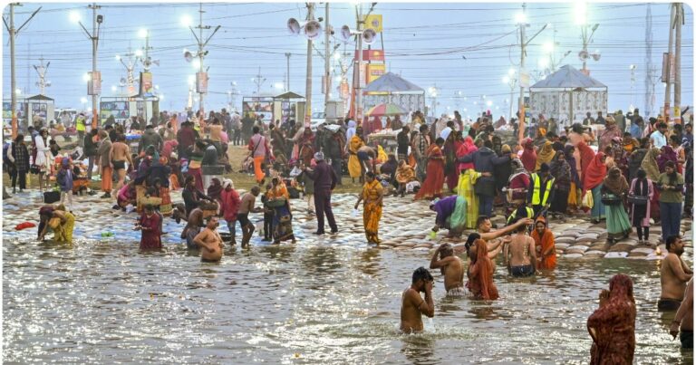 महाकुंभ मेला: 85 दिनों तक 3 शिफ्टों में हुआ काम, अब हर घंटे 2 लाख श्रद्धालु संगम में लगा सकेंगे डुबकी