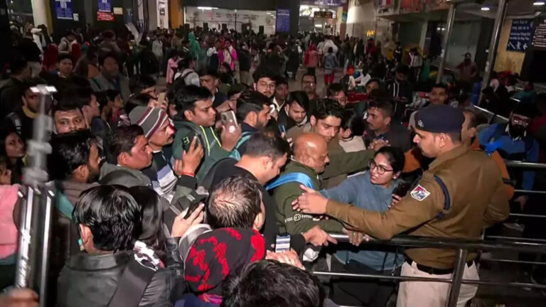 हमने उसकी शादी और डोली का सपना देखा था लेकिन… नई दिल्ली स्टेशन पर भगदड़ में बेटी को खोने वाले पिता का छलका दर्द – new delhi railway station stampede how family talks pain after loss close aide
