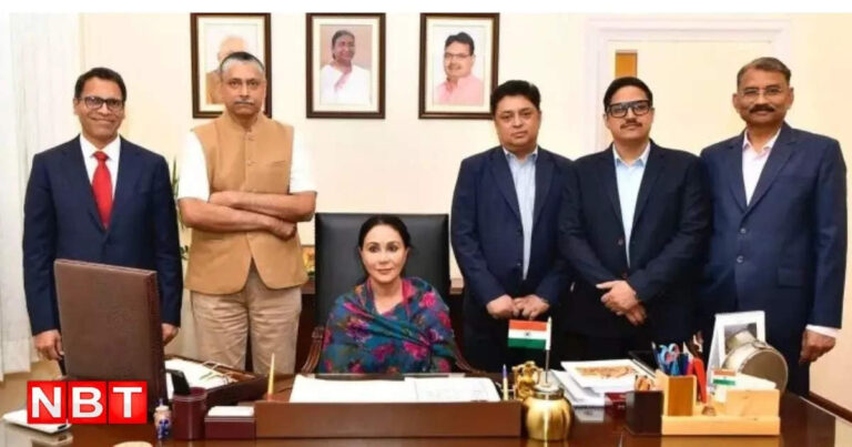 Rajasthan Budget 2025: पहले गहलोत राज में बजट बनाया, अब भजनलाल सरकार का, जानिए दीया कुमारी के पास खड़े ये अफसर कौन? – rajasthan budget 2025 same officers prepared budget for both gehlot and bhajanlal governments