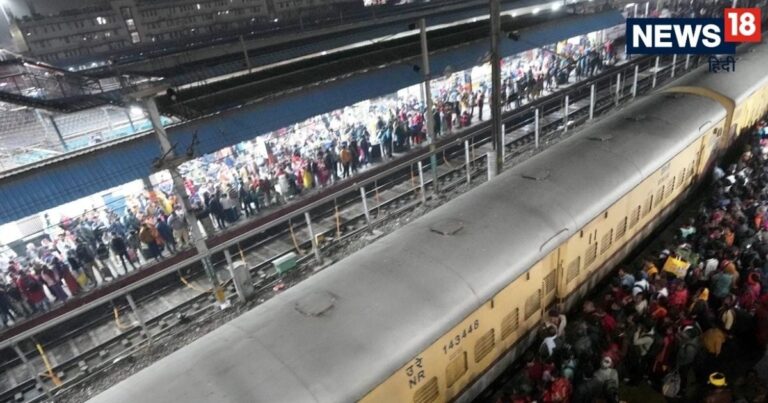 नई दिल्ली रेलवे स्टेशन पर भगदड़ के बाद सवाल: आखिरी वक्त में कौन बदल देता है ट्रेन का प्लेटफॉर्म? | New Delhi Railway Station NDLS Stampede: Who Decides Platform Change In Indian Railways?
