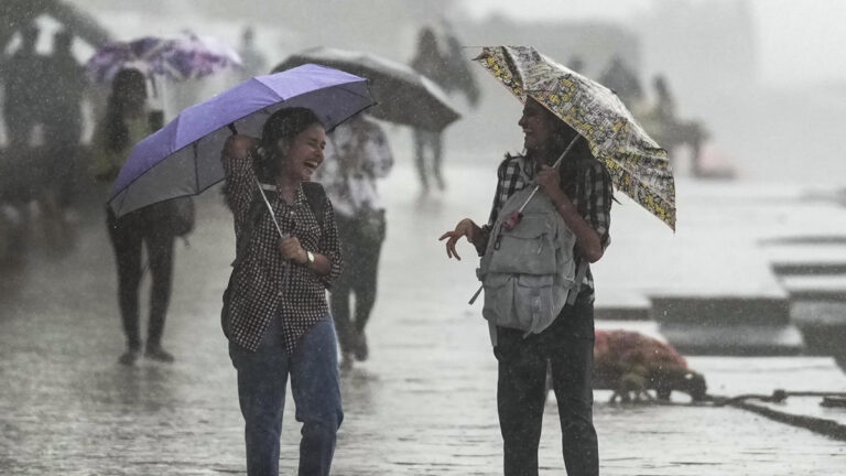 Aaj Ka Mausam: दिल्ली-एनसीआर में शीतलहर ने फिर कराया ठंड का एहसास, जानें उत्तर भारत का वेदर अपडेट | weather forecast 7 february 2025 Aaj Ka Mausam kaisa rahega Cold wave again Delhi-NCR UP Bihar
