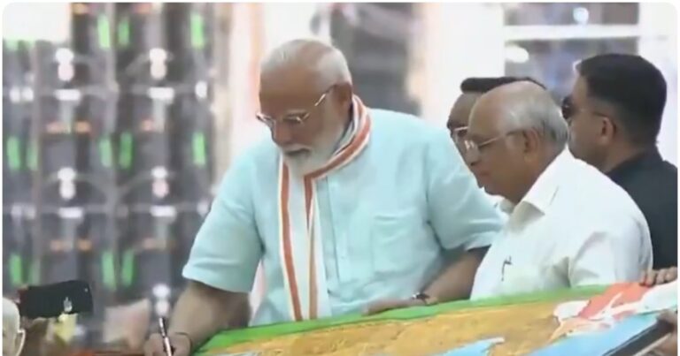 स्टेज के पीछ PM मोदी ने किसे बुलाया? दिव्यांग शख्स को मिला ऐसा रिटर्न गिफ्ट, खुशी का नहीं रहा ठिकाना