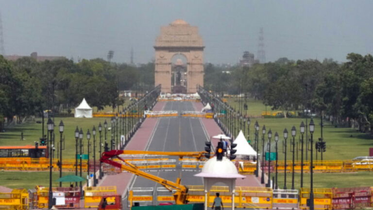 Weather: दिल्ली और यूपी में बढ़ेगा तापमान, आसमान से बरसेगी आग! IMD ने इन शहरों में हीटवेव चलने की दी चेतावनी | Weather: Temperature will rise in Delhi and UP! IMD warned heatwave in these cities