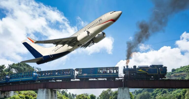 News about ट्रेन | पाकिस्तान | Pakistan Train Hijack News: Why Hijacking A Plane Is Easier Than A Train? | Explainer: प्लेन हाईजैक करने की दर्जनों घटनाएं, लेकिन ट्रेन हाईजैक करना इतना मुश्किल क्यों है?
