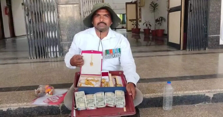 नोटों का बंडल और पत्नी के गहने, जनसुनवाई में सूटकेस लेकर पहुंचा एक्स आर्मी मैन, चौंकाने वाली है ‘376’ वाली कहानी – ex army man reached public hearing with wife jewellery and cash in suitcase to give bribe in rewa teonthar