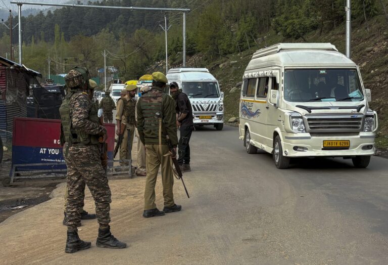 Pahalgam Attack: पर्यटकों से धर्म पूछकर मार रहे थे आतंकवादी, फिर मुस्लिम सैयद आदिल हुसैन शाह पर क्यों बरसा दी गोलियां?