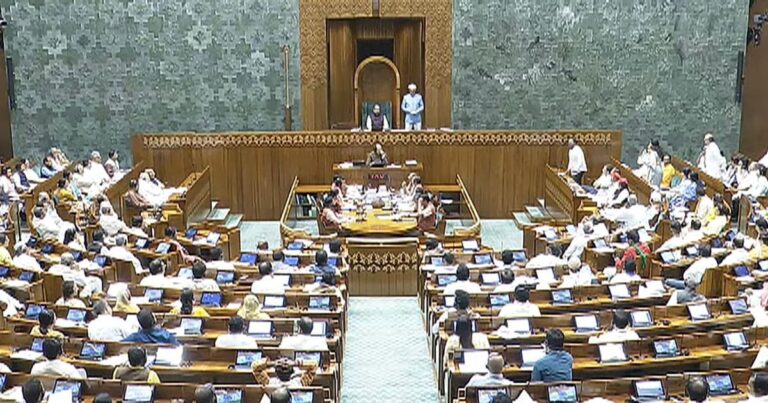 वक्फ बिल पर बीजेडी में असंतोष, नवीन पटनायक की पार्टी में दरार