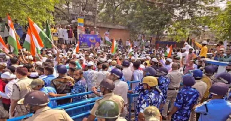 Murshidabad Violence: भीड़ ने SDPO की गन छीनी फिर… कोर्ट में पुलिस ने बताया मुर्शिदाबाद हिंसा का सच