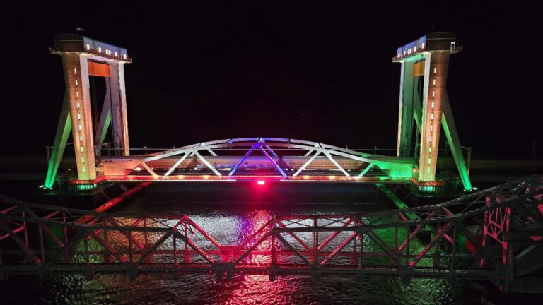 Pamban Bridge: 2.07KM लंबा, 550 करोड़ लागत, ऑटोमेटिक उठ सकता है ऊपर, पंबन ब्रिज से जुड़ी हर जरूरी बात? | Pamban Bridge PM inaugurate vertical lift railway sea bridge knoW important thing related bridge