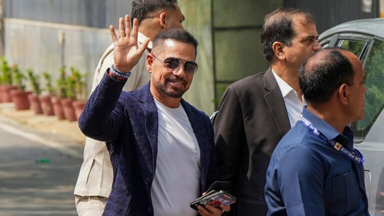 ‘मैं भारत छोड़कर नहीं भागूंगा’, गुरुग्राम जमीन मामले में ED पूछताछ के बाद बोले रॉबर्ट वाड्रा, BJP पर कसा तंज | Robert Vadra ED interrogation After Questioning In Gurugram Land Case says Truth Will Prevail