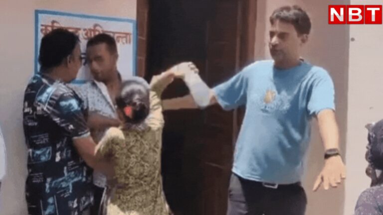 Rajasthan,भरतपुर: नगर पालिका में हुआ गजब हंगामा! अश्लील मैसेज भेजने पर रोजगार सहायक पर बरसी चप्पलें – bharatpur rupbas nagar palika rojgar assistant video beat by slipper after obscene messages