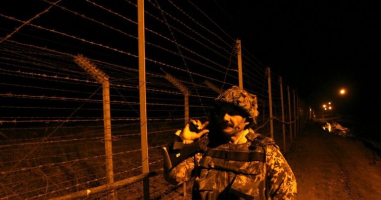 INDIA Pakisan War। India Pakistan War Like Sictuation। Pahalgam attaack LIVE News । पहलगाम पर एक तरफ PM मोदी, तो दूसरी ओर जयशंकर ने संभाला मोर्चा, रूसी विदेश मंत्री को घुमाया फोन