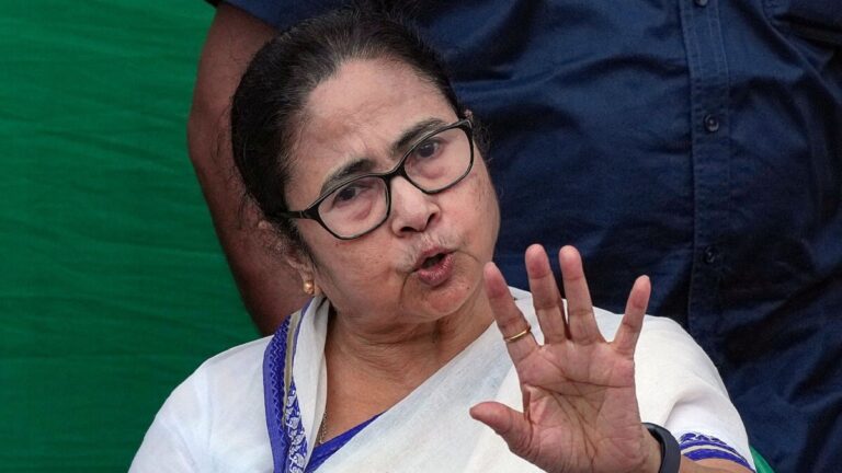 ममता बनर्जी को अपने कर्मचारियों को अब देना होगा 25% DA, सुप्रीम कोर्ट का आदेश- 3 महीने में चुकाएं सारा बकाया | Supreme Court to West Bengal Pay 25% DA to state government employees in three month all details In Hindi