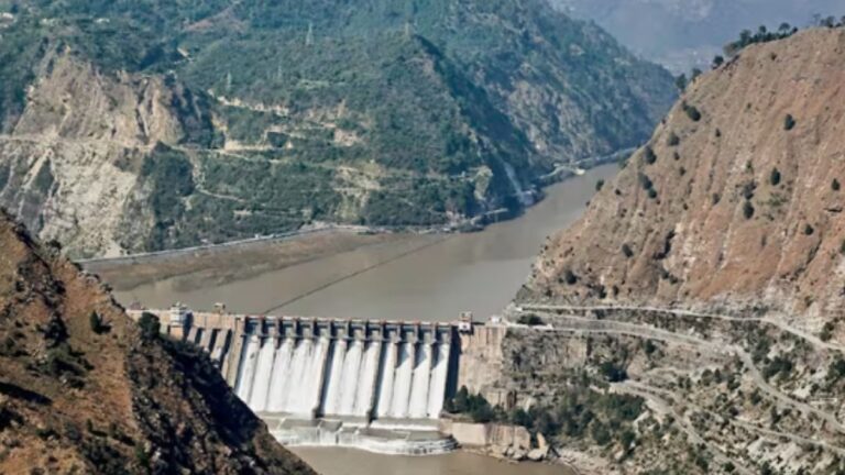 बगलिहार और किशनगंगा डैम से पाकिस्तान को नहीं मिलेगा पानी, भारत ने पानी की आपूर्ति पर कसा शिकंजा! | India Halts Water Flow to Pakistan from Key Dams Signals Zero Tolerance After Terror Attack