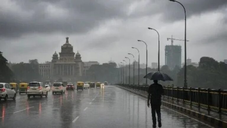 Aaj Ka Mausam: बेंगलुरु में आंधी-तूफान ने किया जनजीवन अस्त-व्यस्त, आज के लिए भी अलर्ट जारी, जानिए बड़ा अपडेट | Aaj Ka Mausam:Storm disrupted life in Bengaluru, Yellow alert in Karnataka says IMD, Know Weather updates Hindi