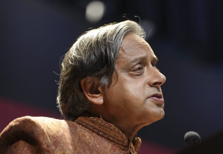 शशि थरूर और बिलावल भुट्टो की तुलना पर पाकिस्तान में चर्चा.