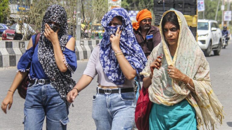 Weather: हीटवेव और बारिश को लेकर कई राज्यों में येलो अलर्ट जारी, आपके इलाके में आज कैसा रहेगा मौसम, हर अपडेट | Weather Forecast India today 12 May IMD Rain Heat Wave Alert aaj Ka Mausam Kaisa Rahega Deatils IN Hindi