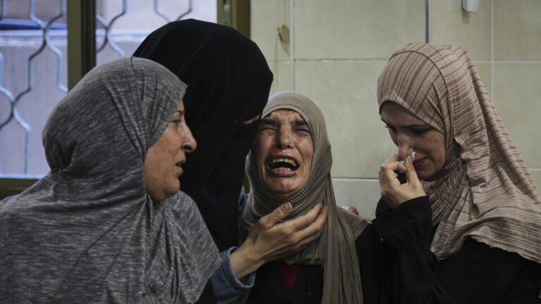 Gaza Israel Ceasefire Fail: गाजा में फिर बहा खून! पानी भरने गए बच्चों पर इजरायली मिसाइल बरसी, 43 की मौत | Gaza Israel Ceasefire Fail Missiles Hit Children Who Went Fetch Water, 43 killed News in Hindi