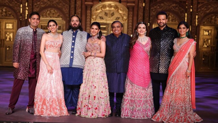 Anant Radhika wedding anniversary: अंबानी-मर्चेंट की शादी में जुटे ग्लोबल स्टार्स, दुनिया ने देखी भारत की धाक | Anant Radhika wedding anniversary International Celebrities Made it Cultural Phenomenon hindi