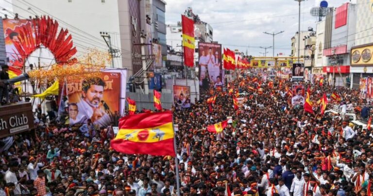 Actor Vijay Karur Rally Stampede Live Updates TVK Chief Event | तमिलनाडु: एक्टर विजय की करूर रैली में भगदड़, दम घुटने से 10 लोगों की मौत, कई लापता