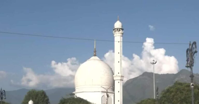 Hazratbal Dargah Controversy | हजरतबल दरगाह विवाद: अशोक स्तंभ तोड़ने पर FIR की मांग, भूख हड़ताल की चेतावनी