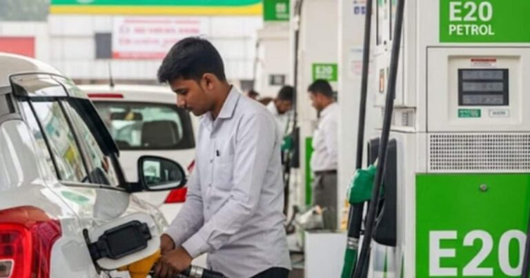 Petrol Diesel Price : आज फुल करा लें टंकी, सस्ता हो गया पेट्रोल-डीजल, चेक करें अपने शहर का ताजा रेट