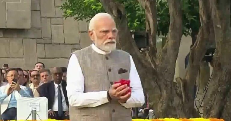Breaking News Live: पीएम मोदी ने महात्मा गांधी, लाल बहादुर शास्त्री को किया नमन, देशवासियों को दी दशहरे की शुभकामाएं
