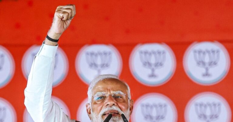 8th Pay Commission Salary Hike For Govt Employees | PM Modi Targets Poll Bound States Like Bihar, West Bengal, Assam, Kerala and TN | 8वां पे कमीशन: बिहार से बंगाल तक सरकारी कर्मचारियों को लुभाने की चाल, सैलरी बढ़ेगी तो वोट समीकरण बदलेगा