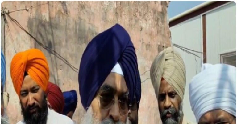 Sri Harmandir Sahib: सिर ढकने के लिए रूमाल खरीदने में पैसे की बर्बादी न करें, श्री हरमंदिर साहिब के मुख्य ग्रंथी ने क्यों कहा ऐसा?