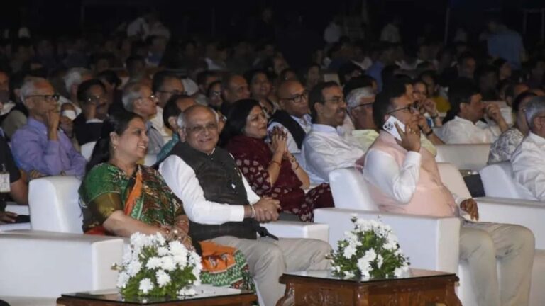 गुजरात में ‘मेरा देश पहले’ का भव्य मंचन: युवाओं में जागी राष्ट्र प्रथम की भावना | मेरा देश पहले: नरेंद्र मोदी के जीवन की अनकही कहानी
