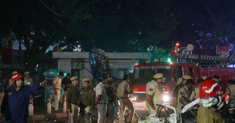 Delhi Car Blast Latest Update: क्या पकड़े जाने के डर से जल्दबाजी में किया विस्फोट? फरीदाबाद मॉड्यूल से जुड़ते दिख रहे ब्लास्ट के तार