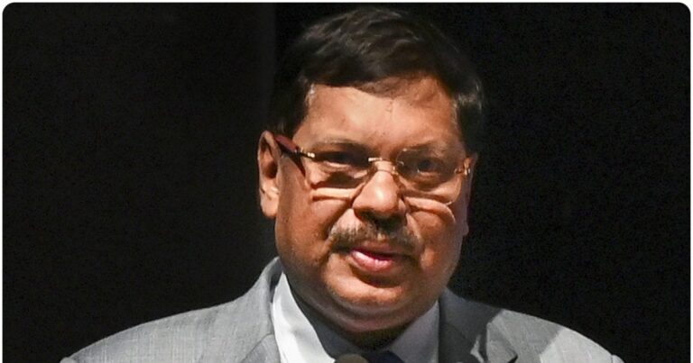 CJI BR Gavai News: बॉम्बे हाईकोर्ट का नया कैम्पस न्याय का मंदिर होना चाहिए, 7 स्टार होटल नहीं: CJI बी आर गवई ने जताय भरोसा