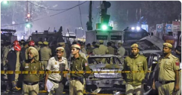 दिल्ली ब्लास्ट: श्रीनगर में ‘सफेदपोश’ आतंकी मॉड्यूल का भंडाफोड़, बटमालू का तुफैल नियाज भट गिरफ्तार