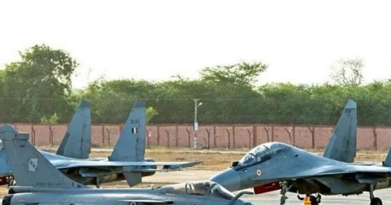 IAF Barak Formation | Indian Airforce News- IAF क्यों बना रही है ‘बराक’ फॉर्मेशन, क्या भारत ने फिर बदला युद्ध का दांव? एक साथ उड़ेंगे सुखोई, राफेल और तेजस