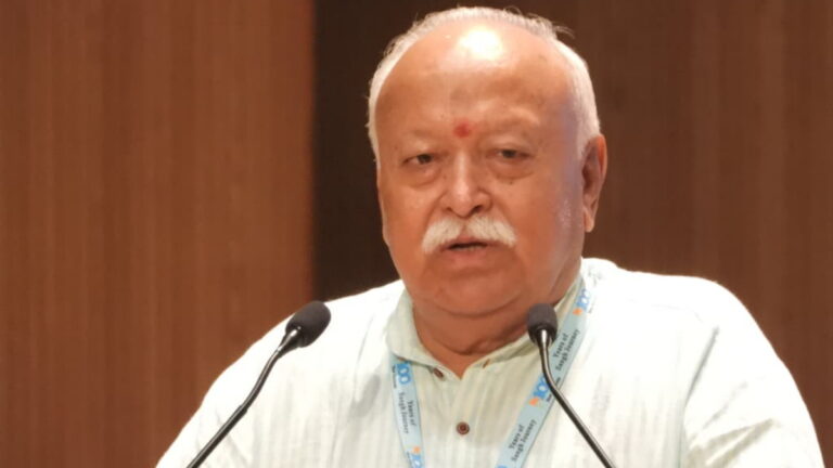 ‘सभी मुस्लिम और ईसाई, हिंदू पूर्वजों की संतान हैं’, कांग्रेस शासित राज्य में जमकर बरसे RSS प्रमुख मोहन भागवत | RSS chief Mohan Bhagwat said in Bengaluru – Hindu society is at its peak, wants to unite the world.