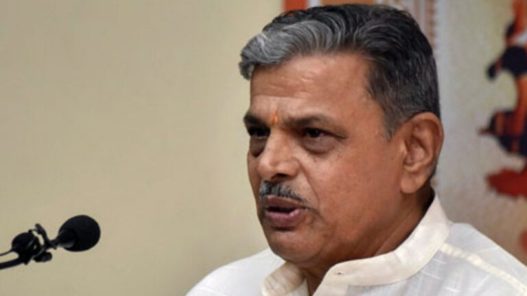मल्लिकार्जुन खड़गे के संघ पर प्रतिबंध वाले प्रस्ताव पर भड़के RSS महासचिव, दिया करारा जवाब | RSS General Secretary lashed out at Mallikarjun Kharge’s proposal to ban the RSS, giving a befitting reply.