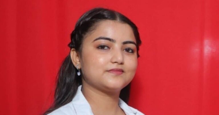 पिता की छूटी नौकरी, बेटी ने लगाया Momos का ठेला, ऑनलाइन पढ़ाई कर पास की NEET परीक्षा, यहां से कर रही एमबीबीएस