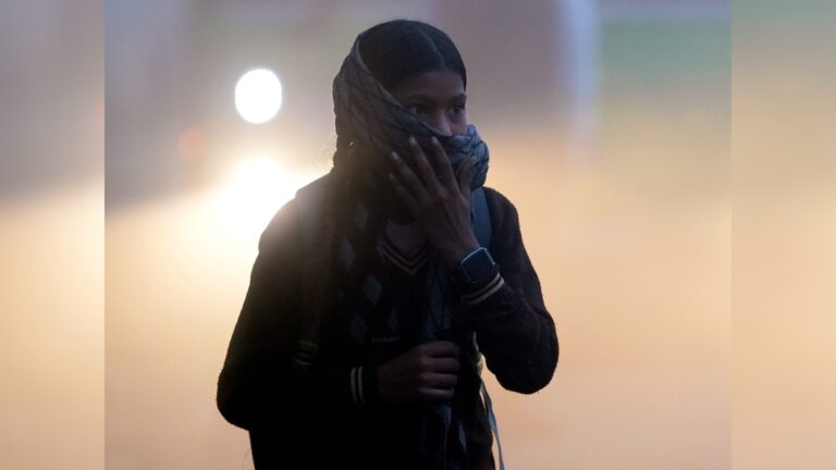 Delhi NCR Rain Alert| IMD Rain Alert in Winter| IMD Weather Alert| Coldwave Alert in North India by IMD| Today Weather News| Weather Report: आज से नए साल तक बारिश का अलर्ट, IMD की चेतावनी, दिल्ली से UP-बिहार तक ठंड का दिखेगा रौद्र रूप