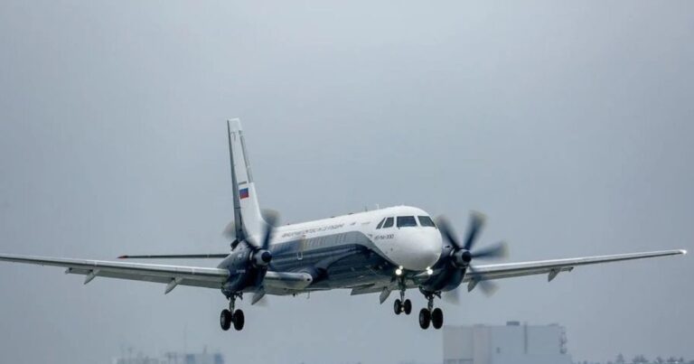 India Russia Il114 300 Joint Production Deal | India Russia Aircraft Deal- समंदर में ‘पाताल’ तक वार करेगा ये एयरक्राफ्ट; दुश्मन के सीने पर सांप लोटना तय! भारत- रूस मिलकर बनाएंगे ‘उड़ता हुआ किला’