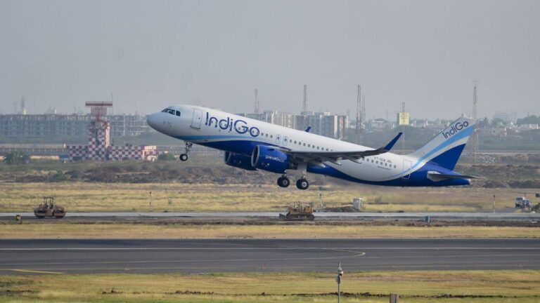 IndiGo Crisis LIVE: इंडिगो की 650 उड़ानें रद्द, 10 दिसंबर तक हालात होंगे सामान्य, कितने बजे तक मिलेगा रिफंड? | IndiGo Crisis LIVE Update: IndiGo Cancels Over 220 Flights Amid Sixth Day of Nationwide Disruptions