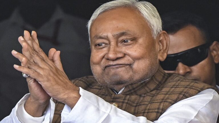 Nitish Kumar Hijab Row: हिजाब विवाद के बाद नीतीश कुमार को एक और धमकी, इस बार पाकिस्तान से है कनेक्शन | Nitish Kumar Hijab Row bihar cm faces threat this time Pakistan don nitish kumar ko dhamki hindi