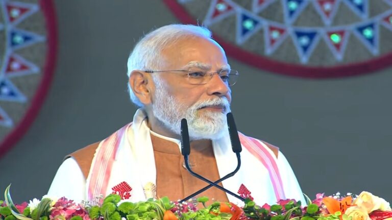 PM Modi in Assam: वोटर लिस्ट संशोधन और घुसपैठियों पर पीएम की दो टूक, ‘असम को पूर्वी पाकिस्तान नहीं बनने देंगे’ | PM Modi in Assam sir and Bangladeshi infiltrators says Will not let Assam become East Pakistan hindi