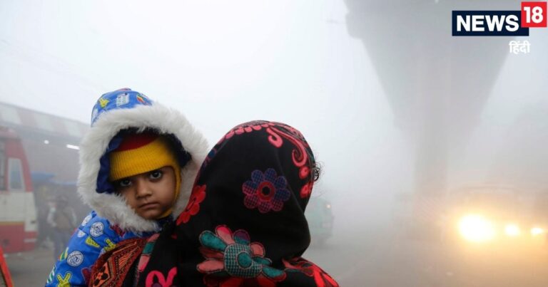 IMD Weather Today | Delhi Weather Lockdown | Severe Cold Wave Alert | Delhi NCR AQI Live | Delhi Traffic Alert | Aaj Ka Mausam | आज का मौसम: बारिश, बर्फबारी और कोहरा, देश के कई हिस्सों में मौसम का कहर, दिल्ली-NCR में थमी जिंदगी की रफ्तार | imd weather today Western Disturbances rain dense fog snowfall delhi ncr aqi live cold wave train flight bus traffic alert