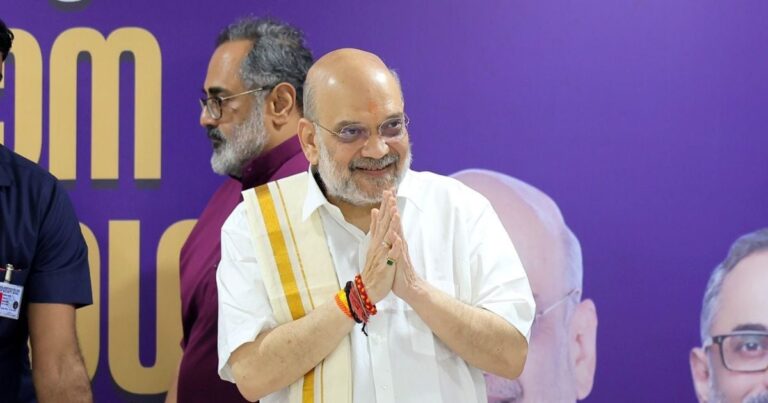 अमित शाह का साउथ इंडियन लुक देखा क्या आपने, केरल में कांग्रेस-लेफ्ट को एक साथ दे दिया चैलेंज- Photos